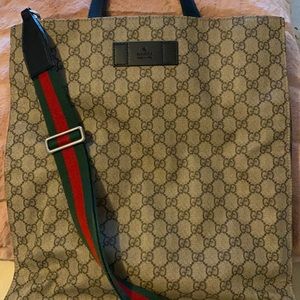 Gucci messenger bag